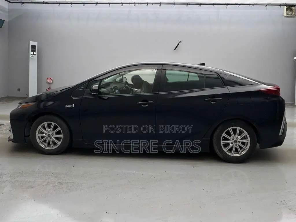 Toyota Prius 2022 Black