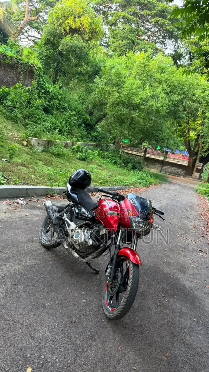 Bajaj Pulsar 150 2012 Red