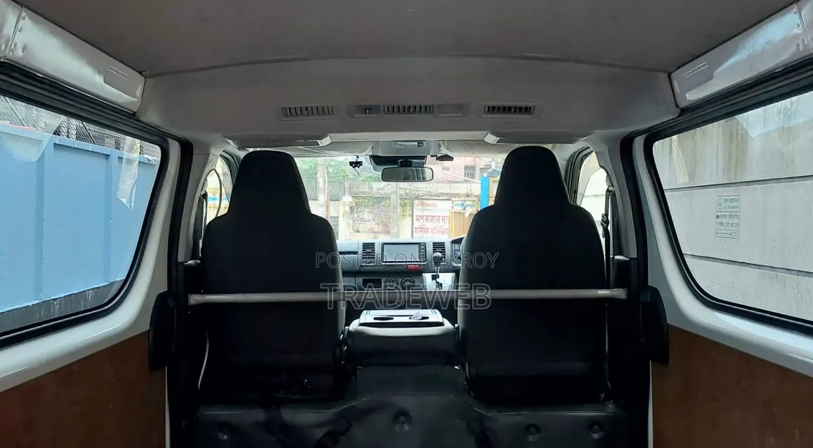 Toyota HiAce 2020 White