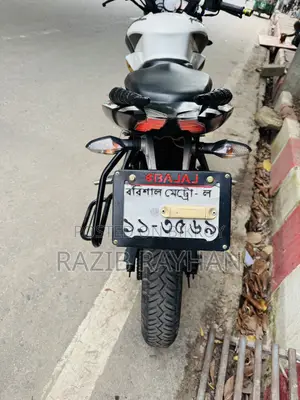 বাজাজ পালসার এনএস ১৬০ ২০১৯ হোয়াইট