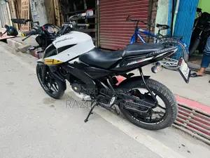 বাজাজ পালসার এনএস ১৬০ ২০১৯ হোয়াইট