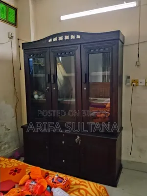 I will sell this showcase