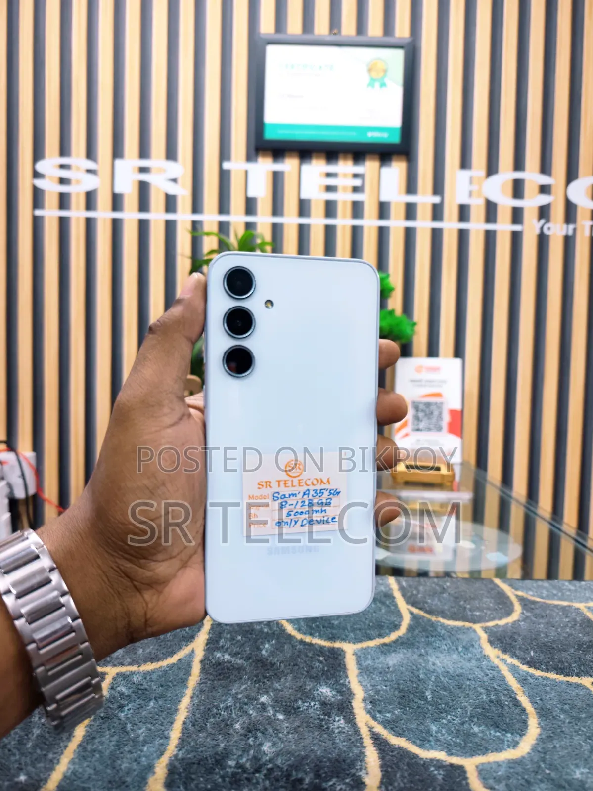 স্যামসাং গ্যালাক্সি এ৩৫ ১২৮ জিবি সাদা
