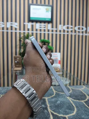স্যামসাং গ্যালাক্সি এ৩৫ ১২৮ জিবি সাদা