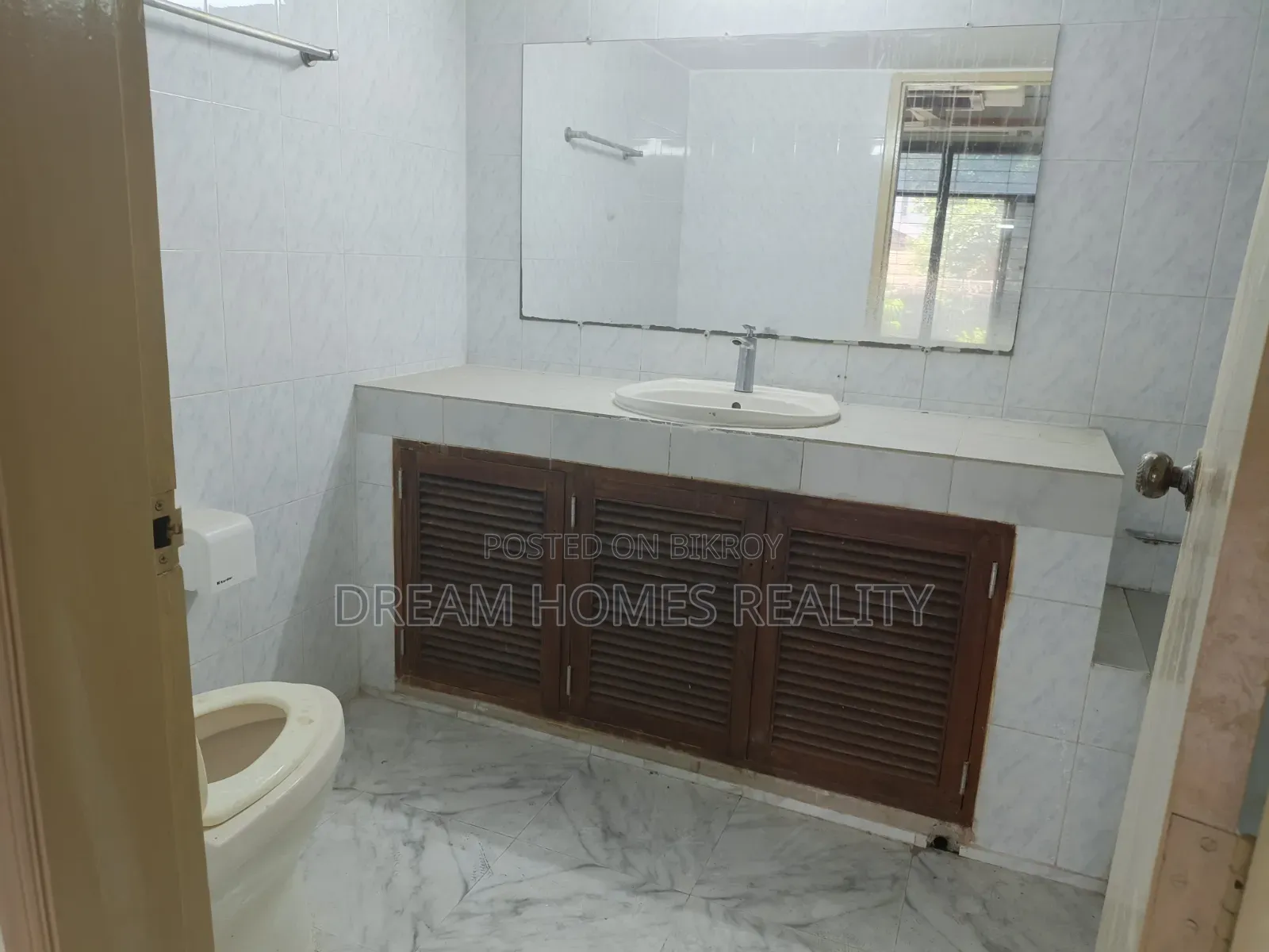 Furnished 3-Bedroom Apartment in Baridhara for Rent