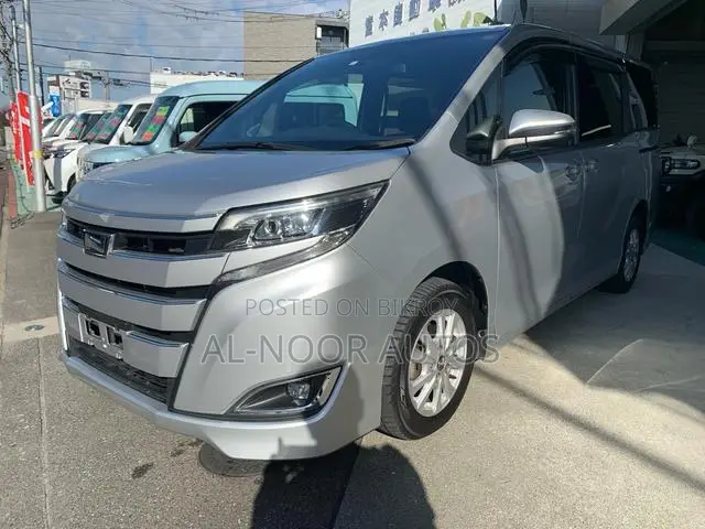Toyota Noah 2.0 AWD (8 Seater) 2021 Silver