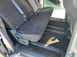 Toyota Noah 2.0 AWD (8 Seater) 2021 Silver