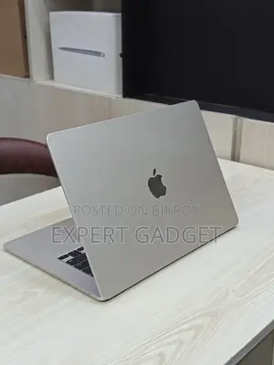 Laptop Apple MacBook Air 2024 M3 16GB Apple M3 SSD 256GB