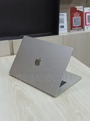 Laptop Apple MacBook Air 2024 M3 16GB Apple M3 SSD 256GB