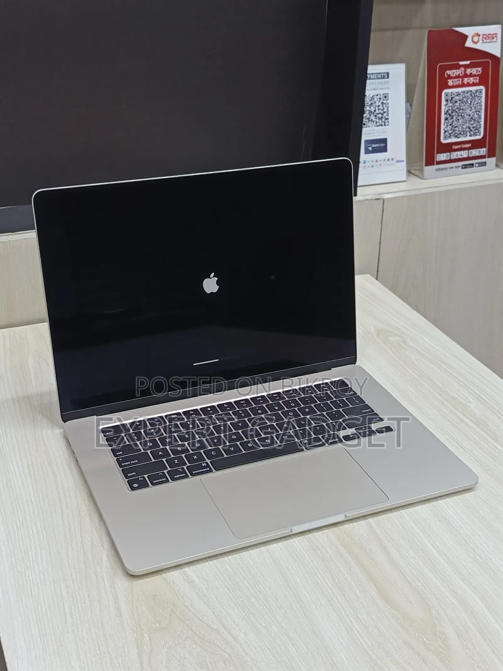 Laptop Apple MacBook Air 2024 M3 16GB Apple M3 SSD 256GB