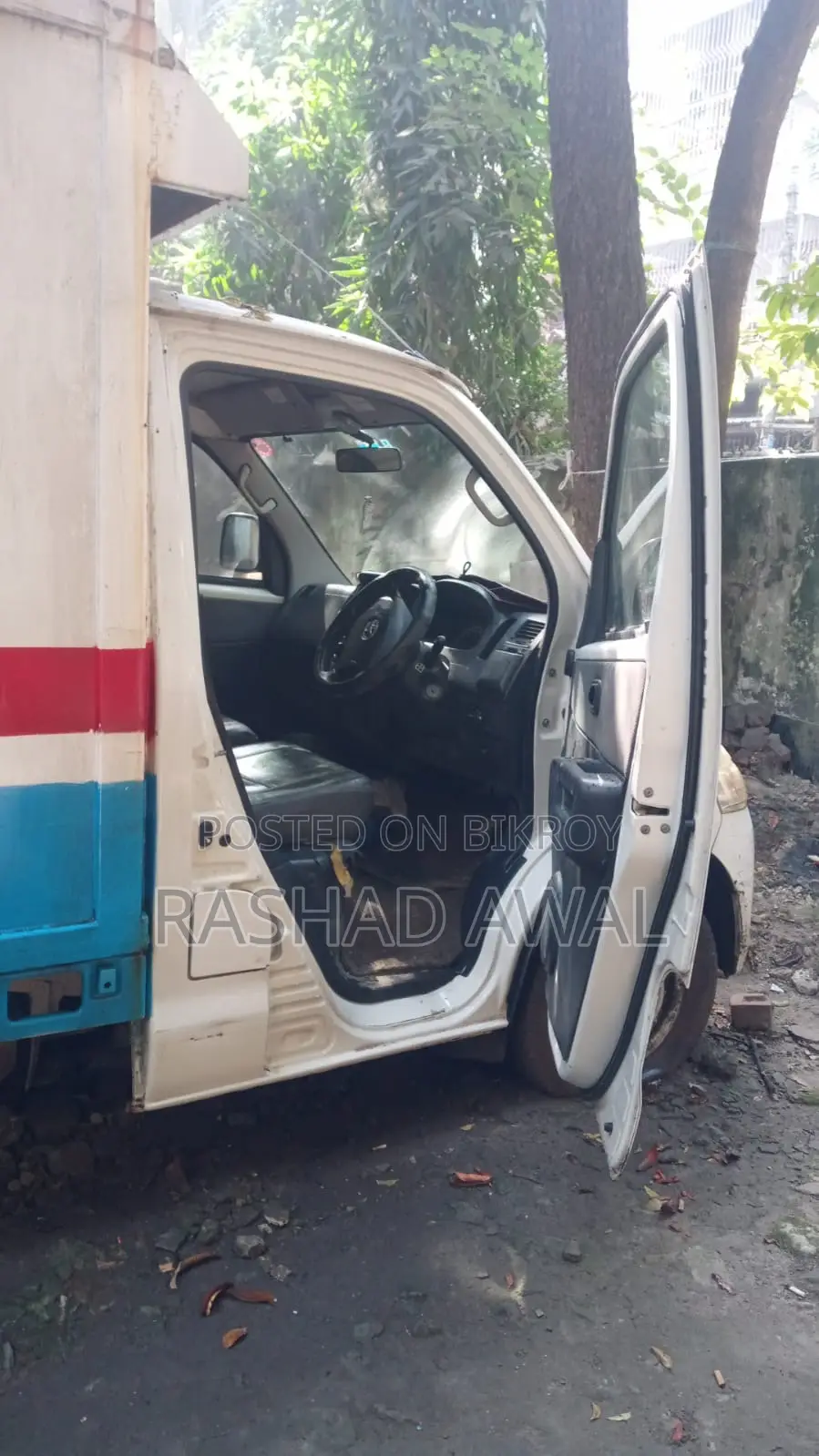 টয়োটা টাউনএস ২০১১ সাদা