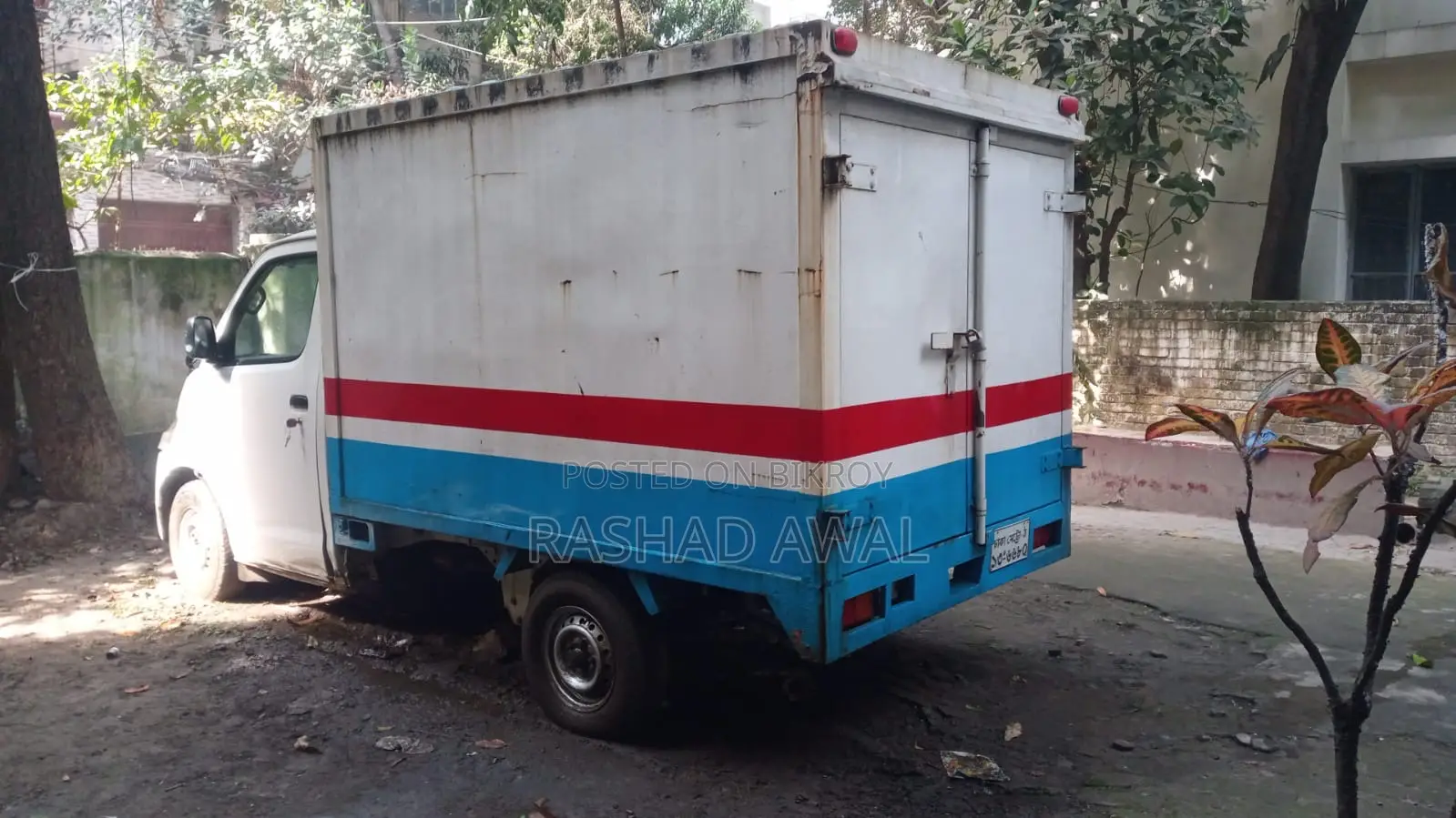 টয়োটা টাউনএস ২০১১ সাদা