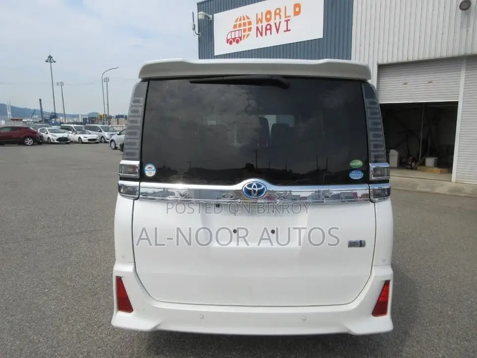 Toyota Voxy Hybrid ZS Kirameki III 2WD 7-Seater 2021 Pearl