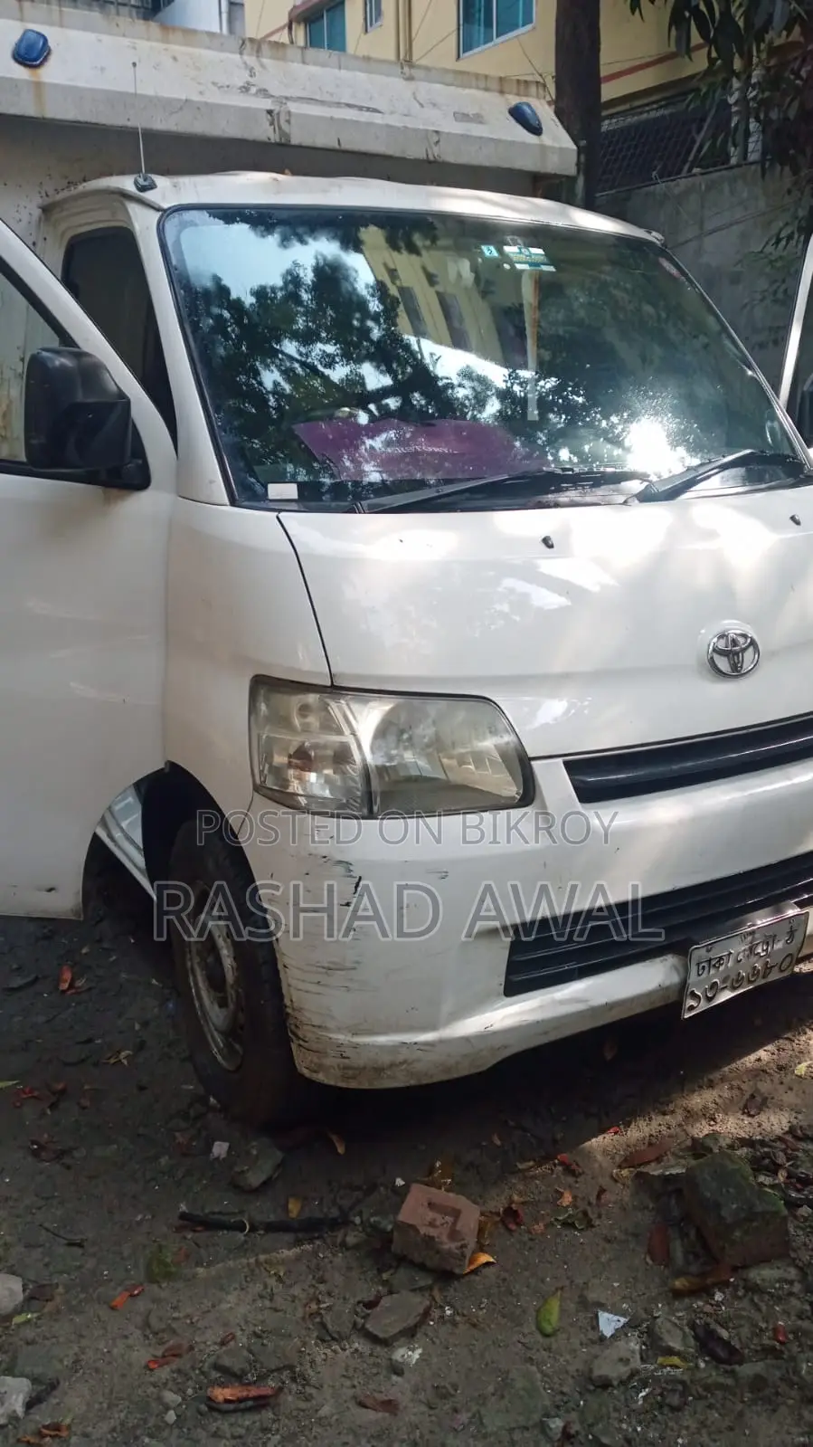 টয়োটা টাউনএস ২০১১ সাদা