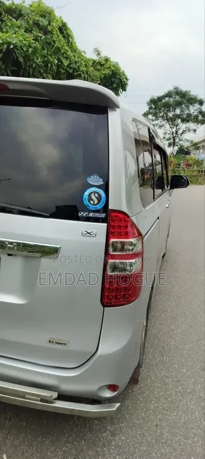 Toyota Noah 2012 Silver