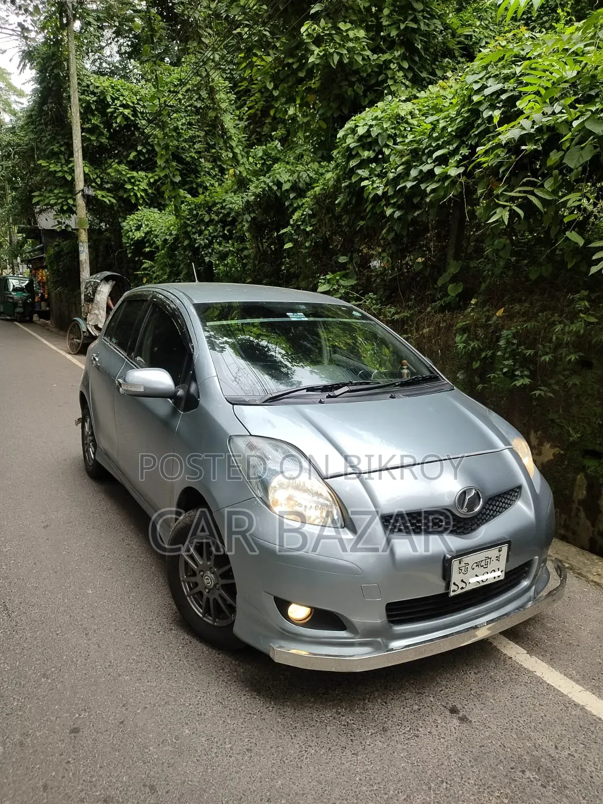 Toyota Vitz 1.3 Front-Wheel Drive 5-Door 2009 Gray
