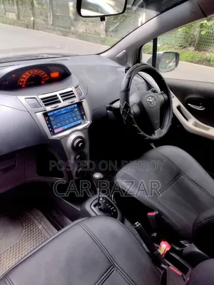 Toyota Vitz 1.3 Front-Wheel Drive 5-Door 2009 Gray