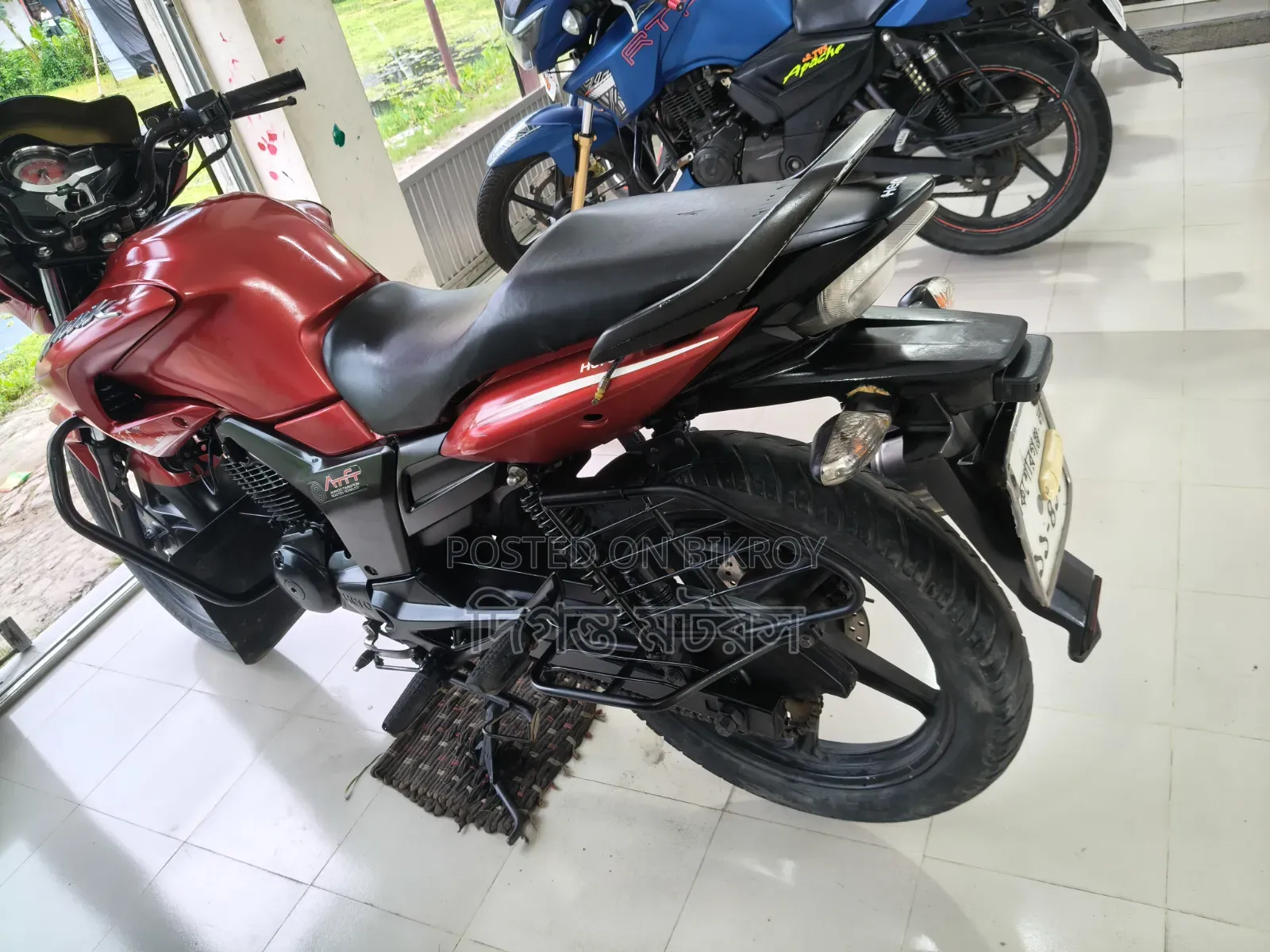 হিরো হাংক ২০১৮ লাল
