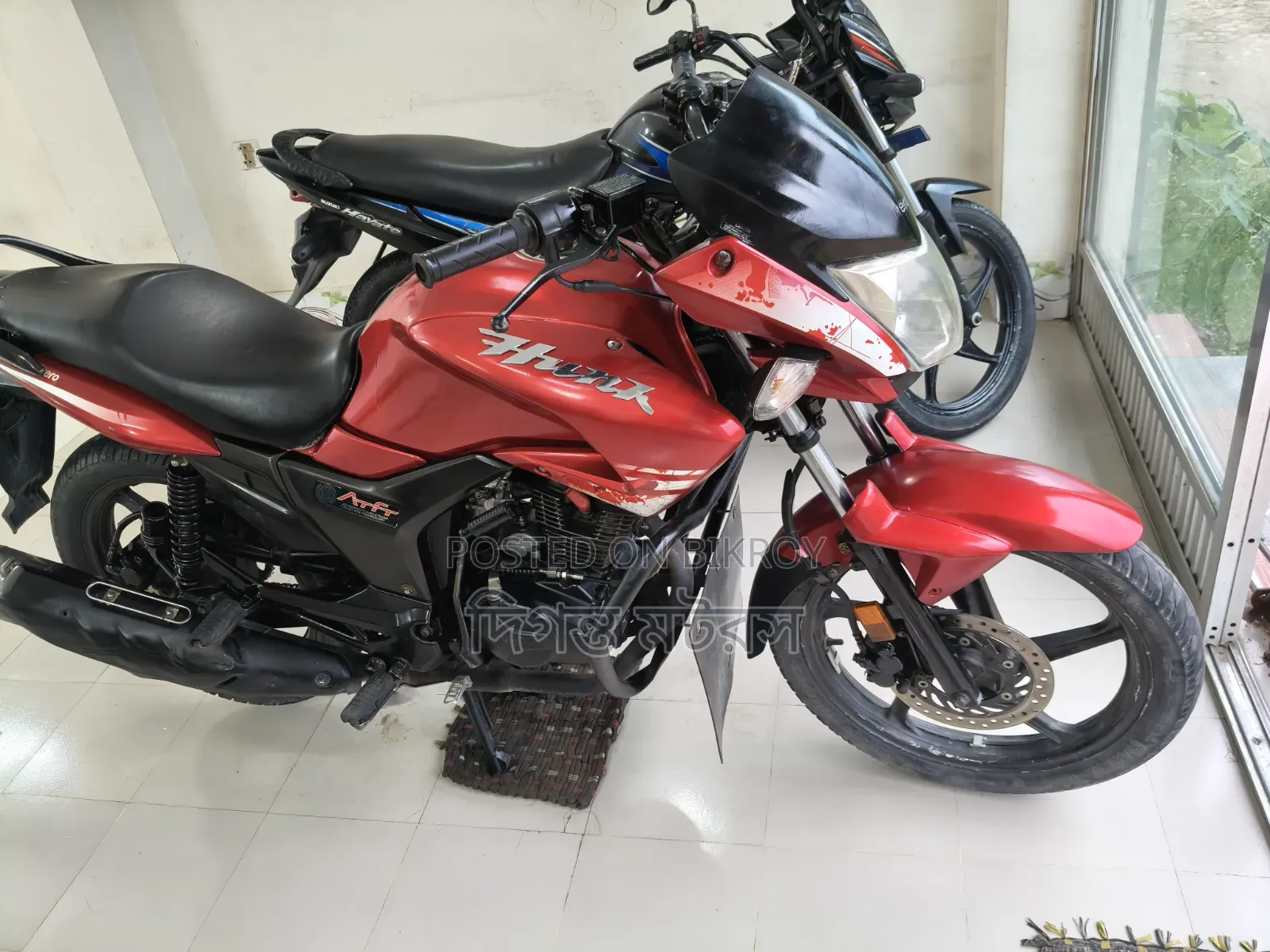 হিরো হাংক ২০১৮ লাল