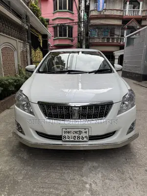 টয়োটা প্রিমিও ২০১৩ পার্ল