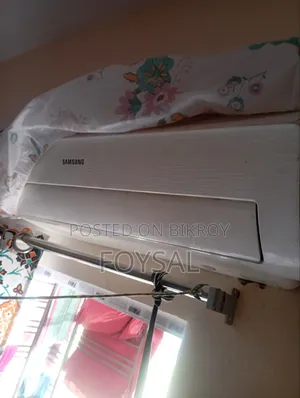 Samsung ১ টন Split AC ব্র্যান্ড: Samsung ক্ষমতা: ১ টন (12,000 Btu)