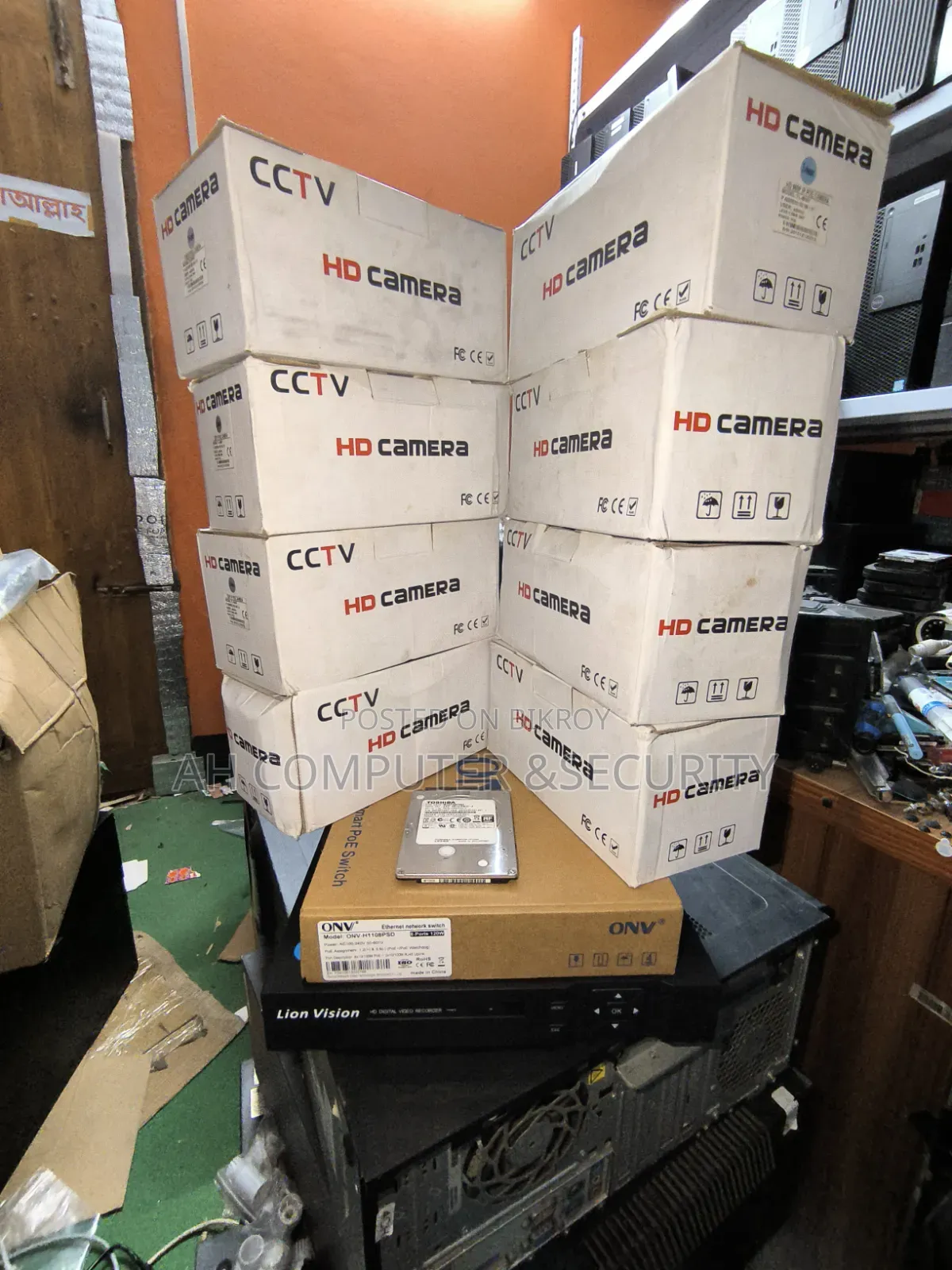Poe 8 Pcs Camera 8 Channel NVR 8 Port Poe Switch 500gb HDD
