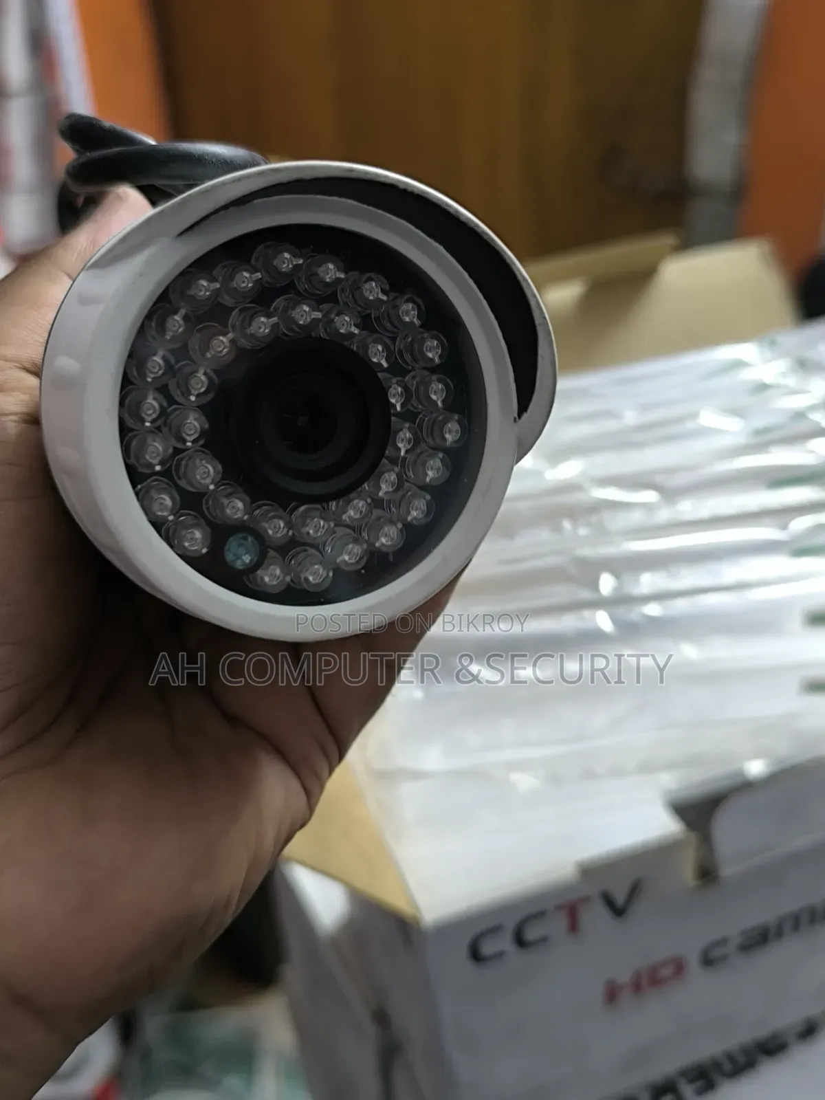 Poe 8 Pcs Camera 8 Channel NVR 8 Port Poe Switch 500gb HDD