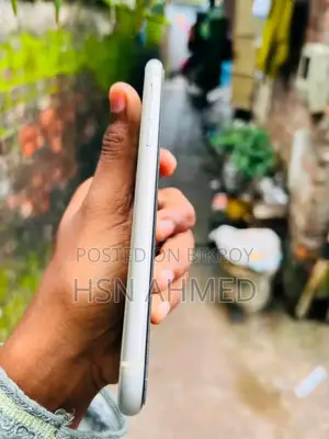 অ্যাপল আইফোন ১১ ১২৮ জিবি হোয়াইট