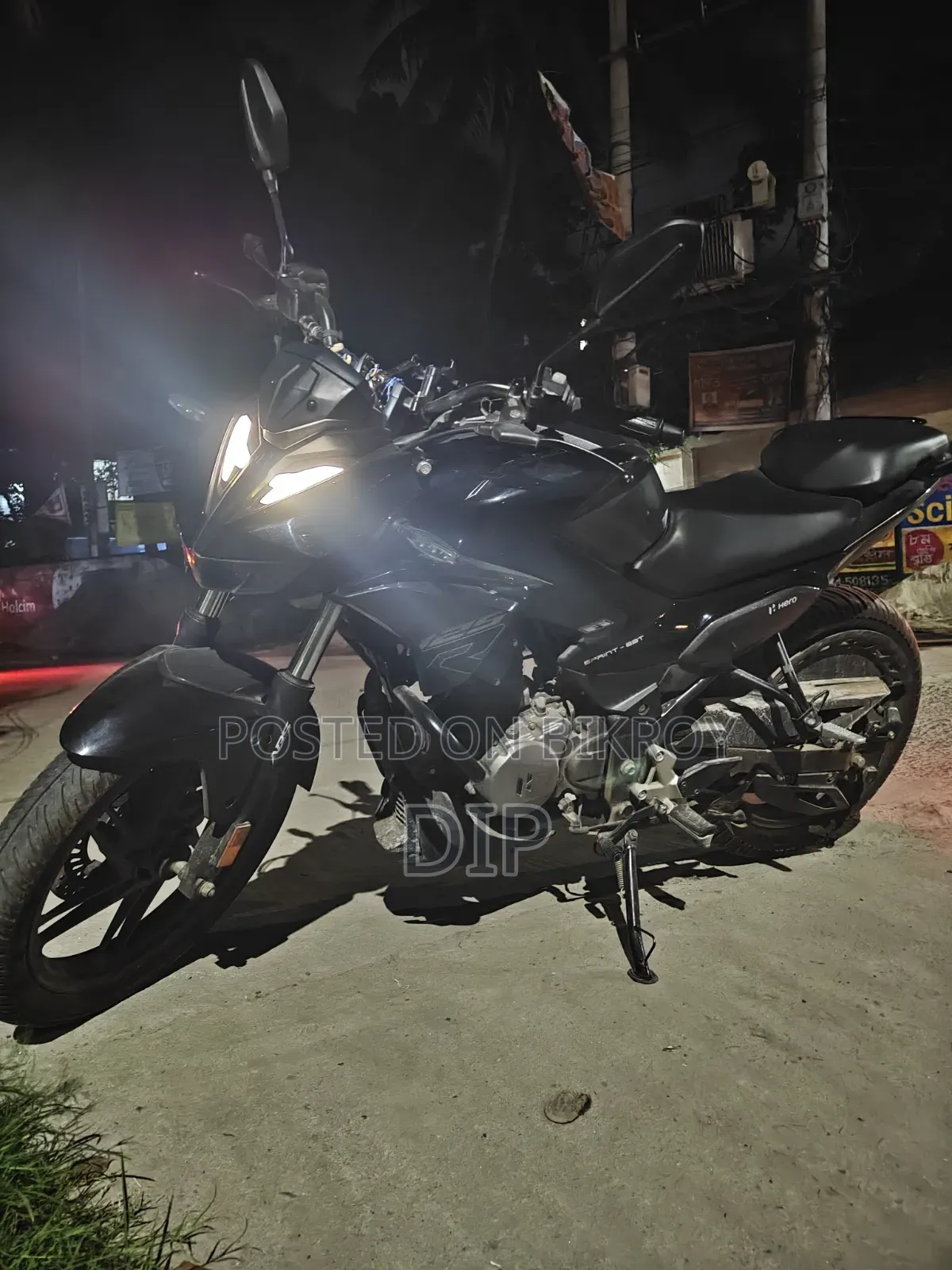 হিরো এক্সট্রিম ১২৫আর ২০২৪ ব্ল্যাক