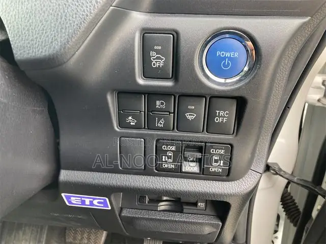 Toyota Noah 1.8 Front-Wheel Drive Hybrid (7 Seater) 2021 Pearl