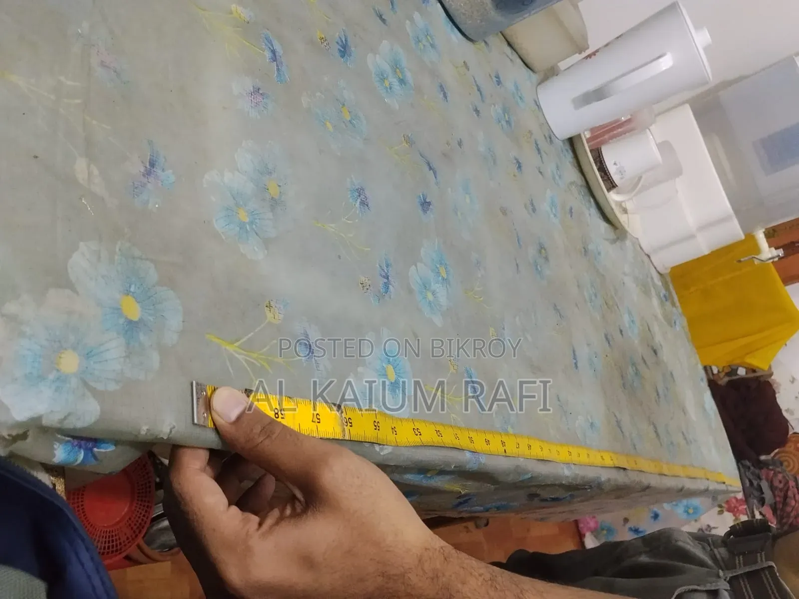 ডাইনিং টেবিল