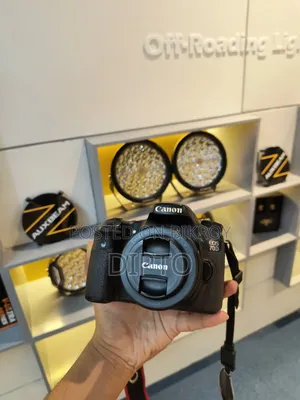 Canon 70D DSLR Camera with Kit and Prime Lens