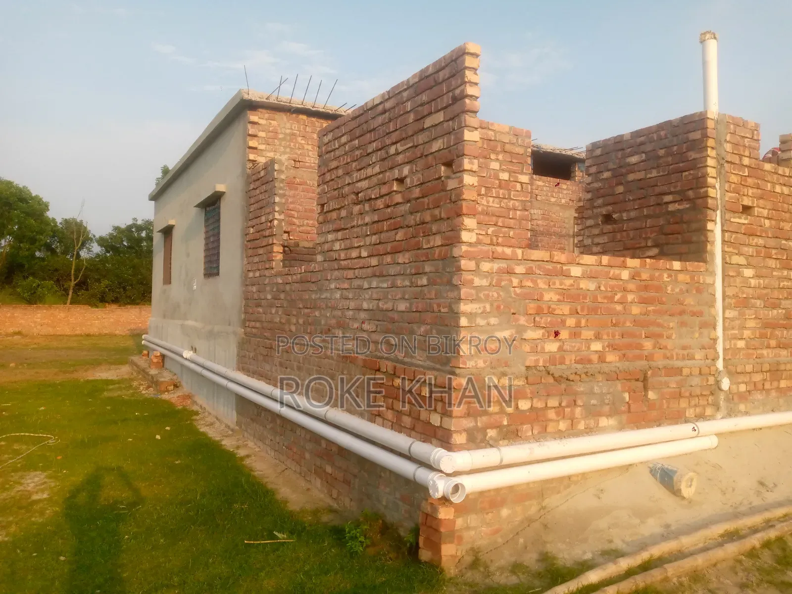 6-Bedroom House in Court Station for Sale