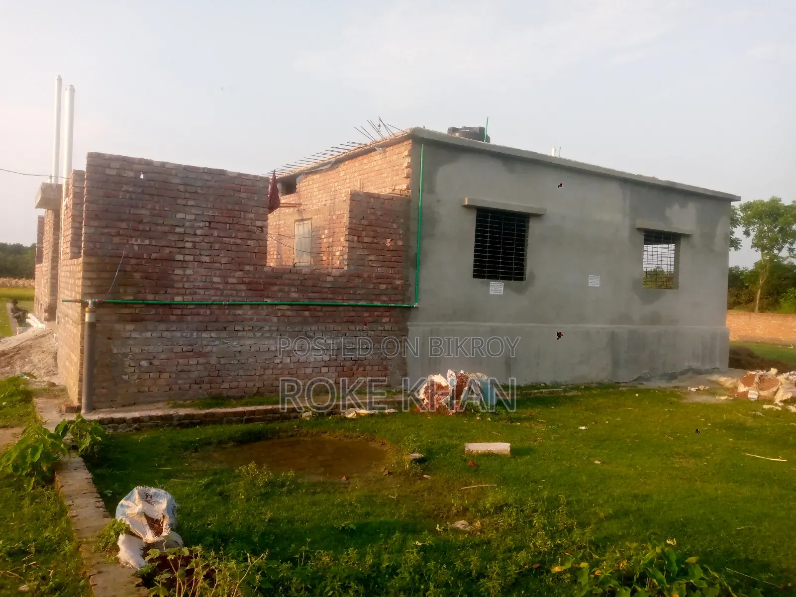 6-Bedroom House in Court Station for Sale