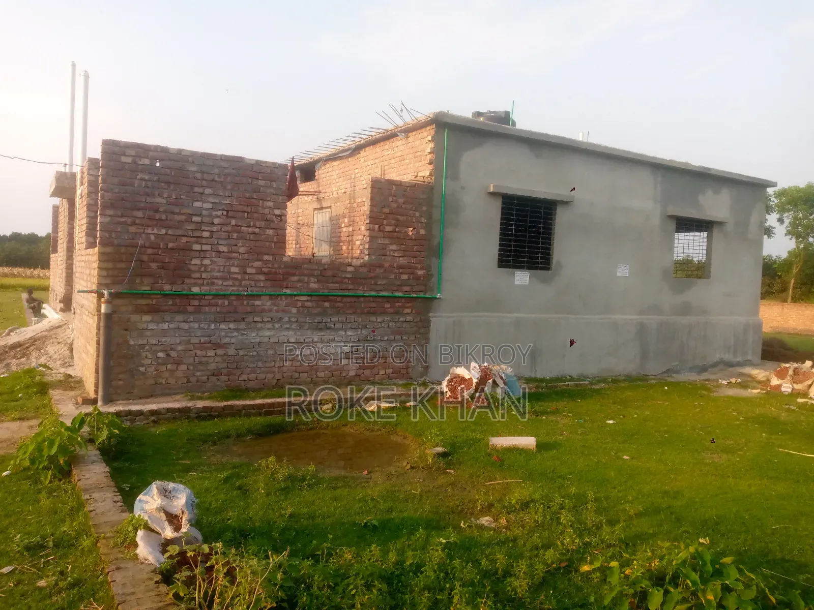 6-Bedroom House in Court Station for Sale