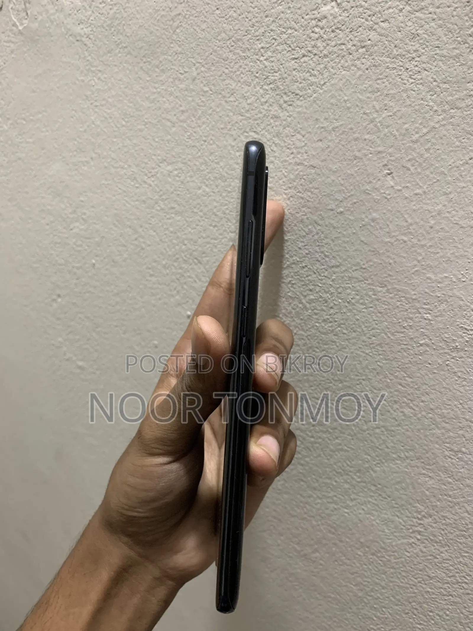 স্যামসাং গ্যালাক্সি এস২০ প্লাস ৫জি ১২৮ জিবি ব্ল্যাক