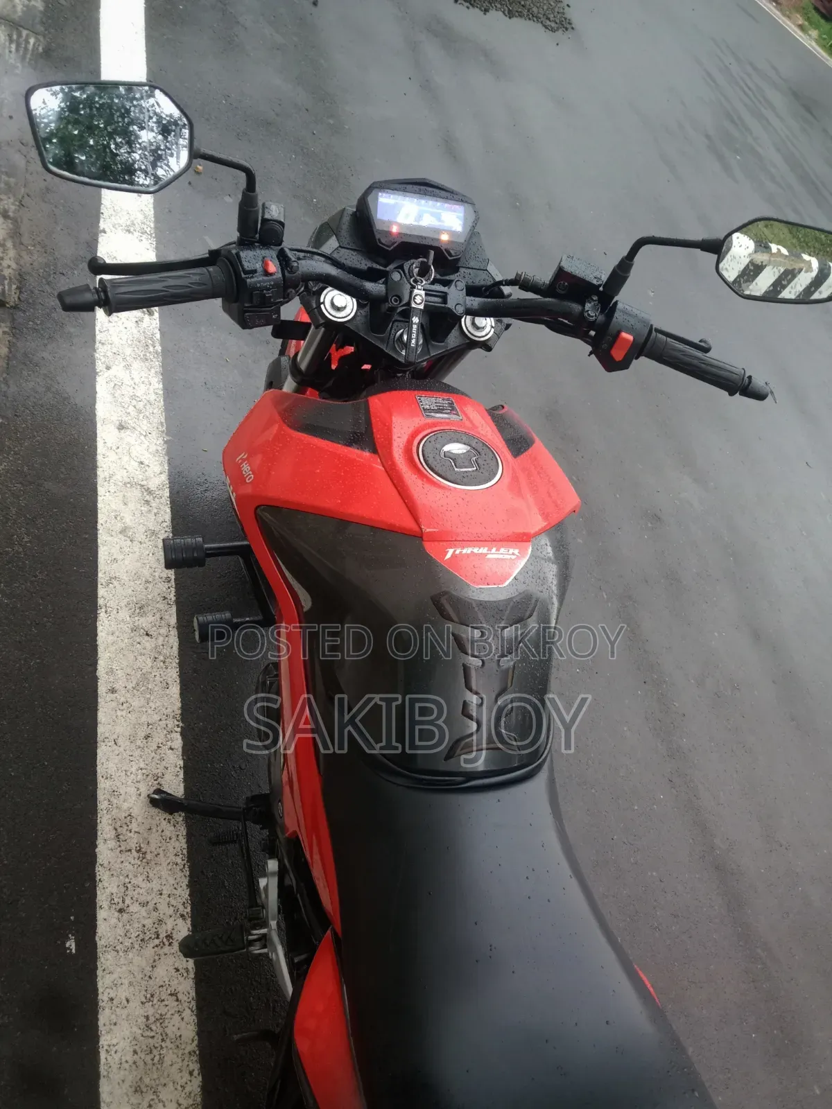 Hero Thriller 160R 2022 Red
