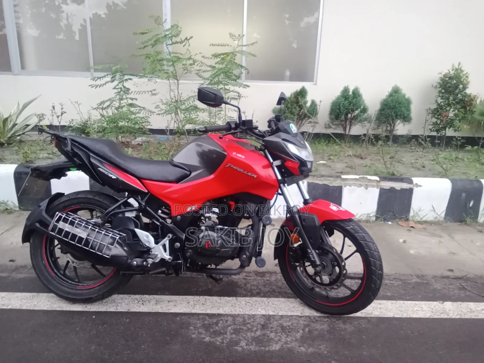 Hero Thriller 160R 2022 Red