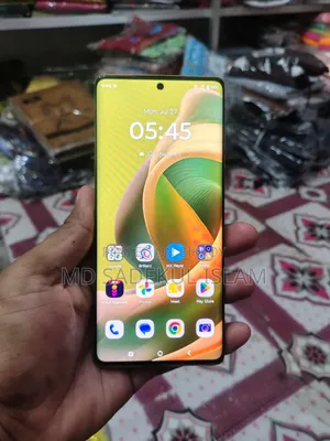 মোটর চলা মোটো জি৮৫ ১২৮ জিবি হলুদ