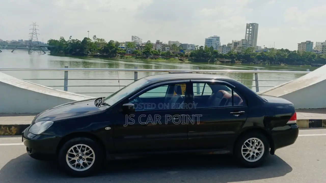 মিতসুবিশি ল্যান্সার ২০১১ ব্ল্যাক