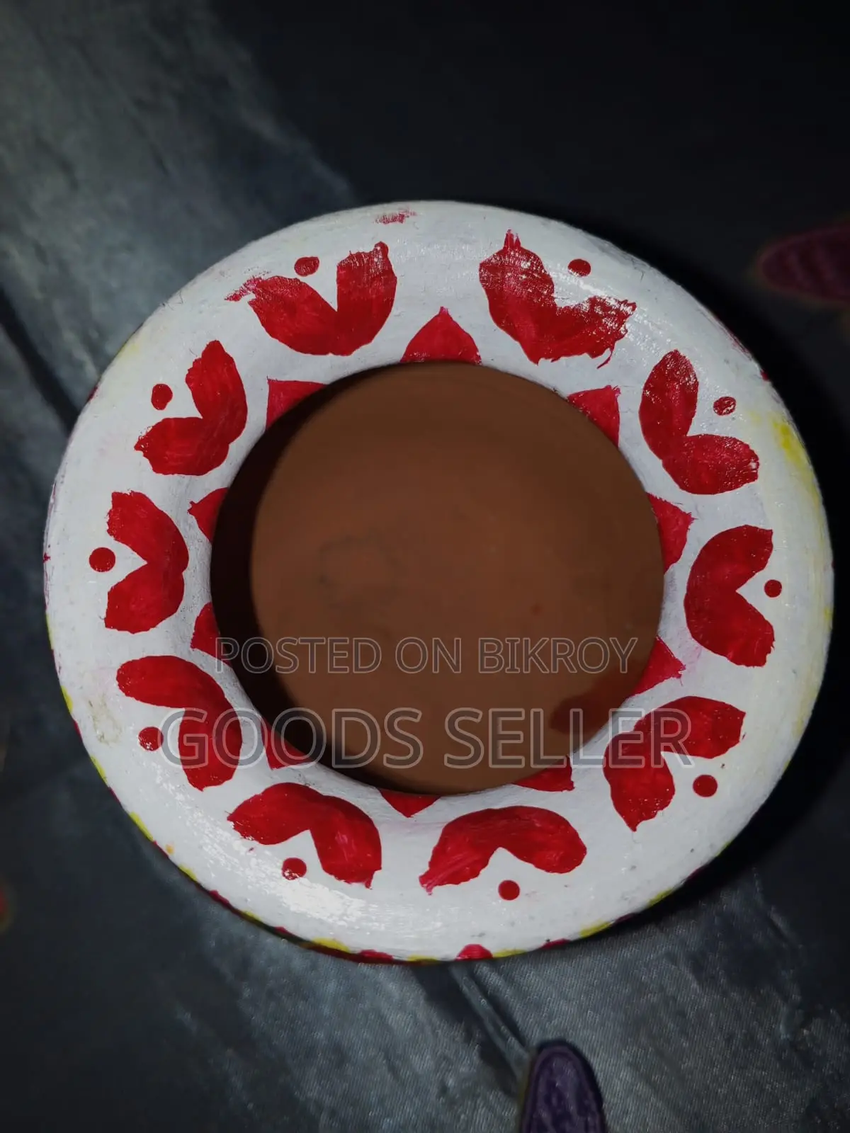 হাতে আঁকা সুন্দর নকশাদার মাটির হাড়ি