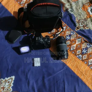 Canon 600D with 2 Batteries Memory Bag Lens
