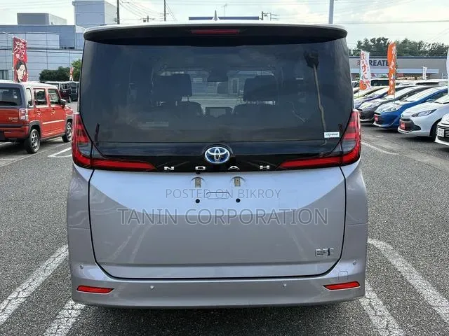 Toyota Noah 2022 Brown