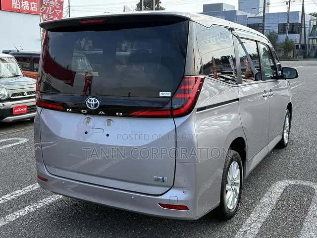 Toyota Noah 2022 Brown