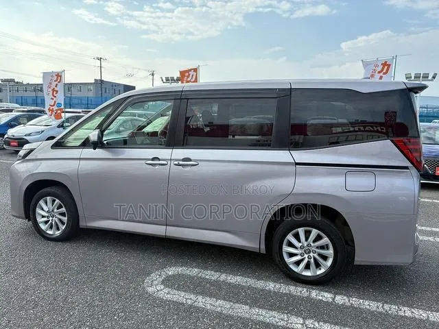 Toyota Noah 2022 Brown