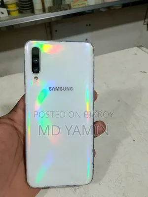 স্যামসাং গ্যালাক্সি এ৫০ ৬৪ জিবি হোয়াইট