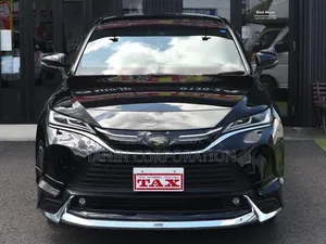 টয়োটা হ্যারিয়ার ২০২০ কালো