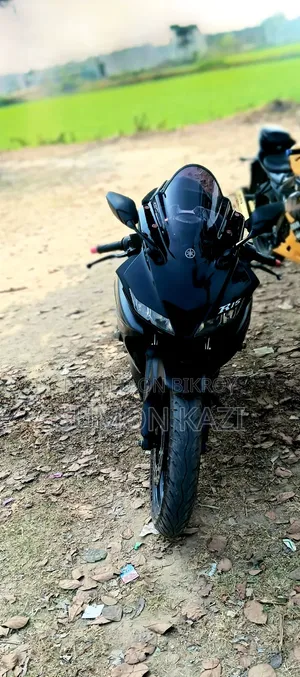 ইয়ামাহা আর১৫ ভি৩ ২০২১ কালো