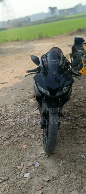 ইয়ামাহা আর১৫ ভি৩ ২০২১ কালো