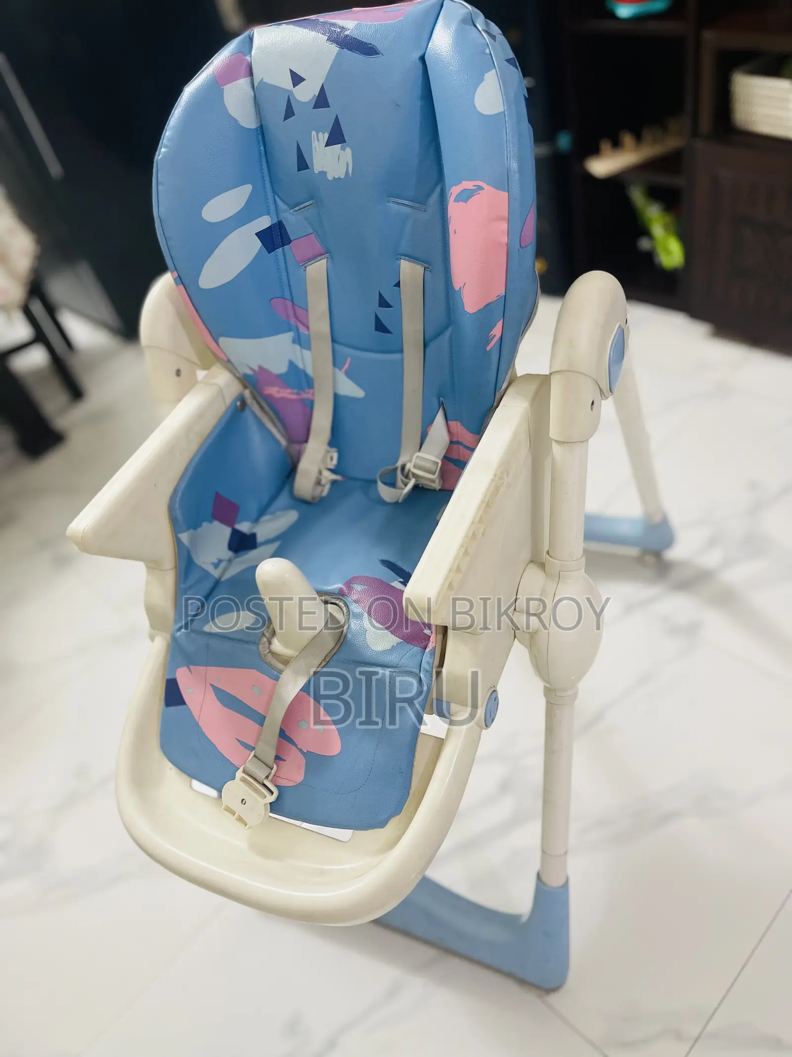 বেবি হাই চেয়ার